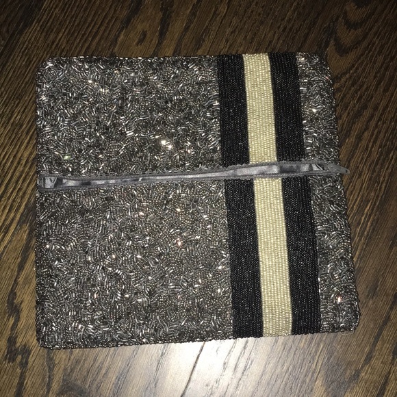NWOT Beaded Clutch - Picture 3 of 4
